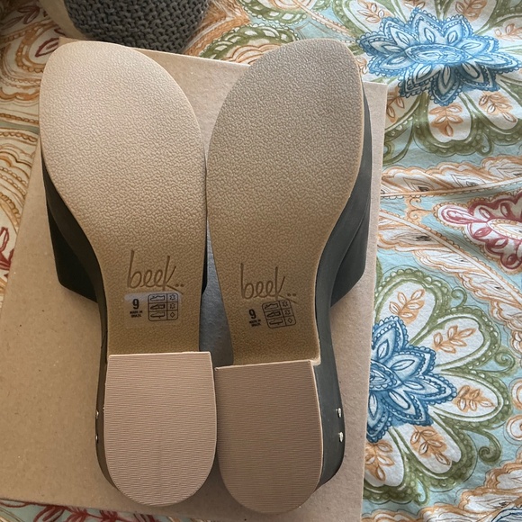 BEEK PRINIA PLATFORM SANDAL SIZE 9 - Picture 4 of 4